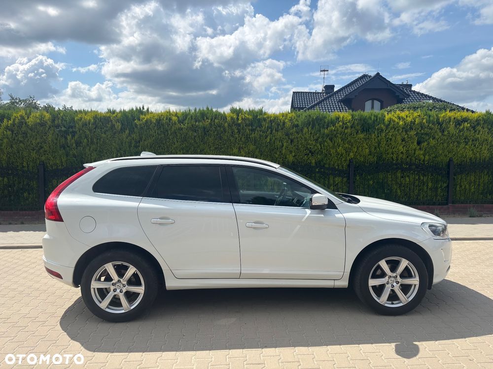 Volvo XC 60 T5 Drive-E R-Design Momentum - 16