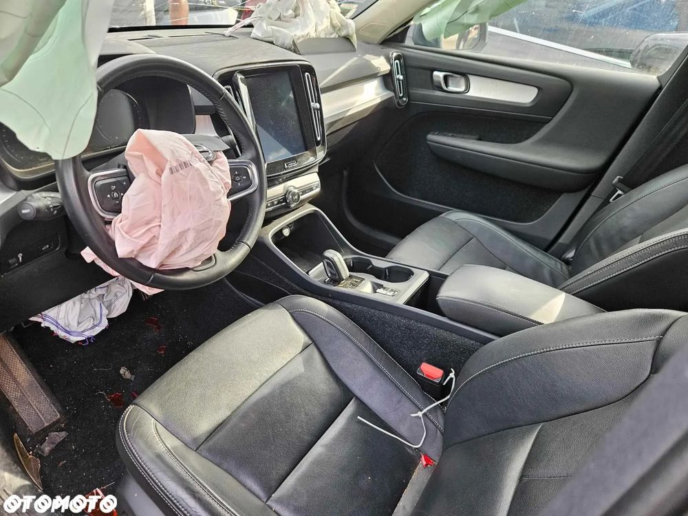 Volvo XC 40 T4 AWD Geartronic - 22