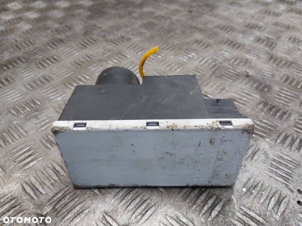 POMPKA ZAMKA CENTRALNEGO AUDI A3 8L 8L0862257E - 3