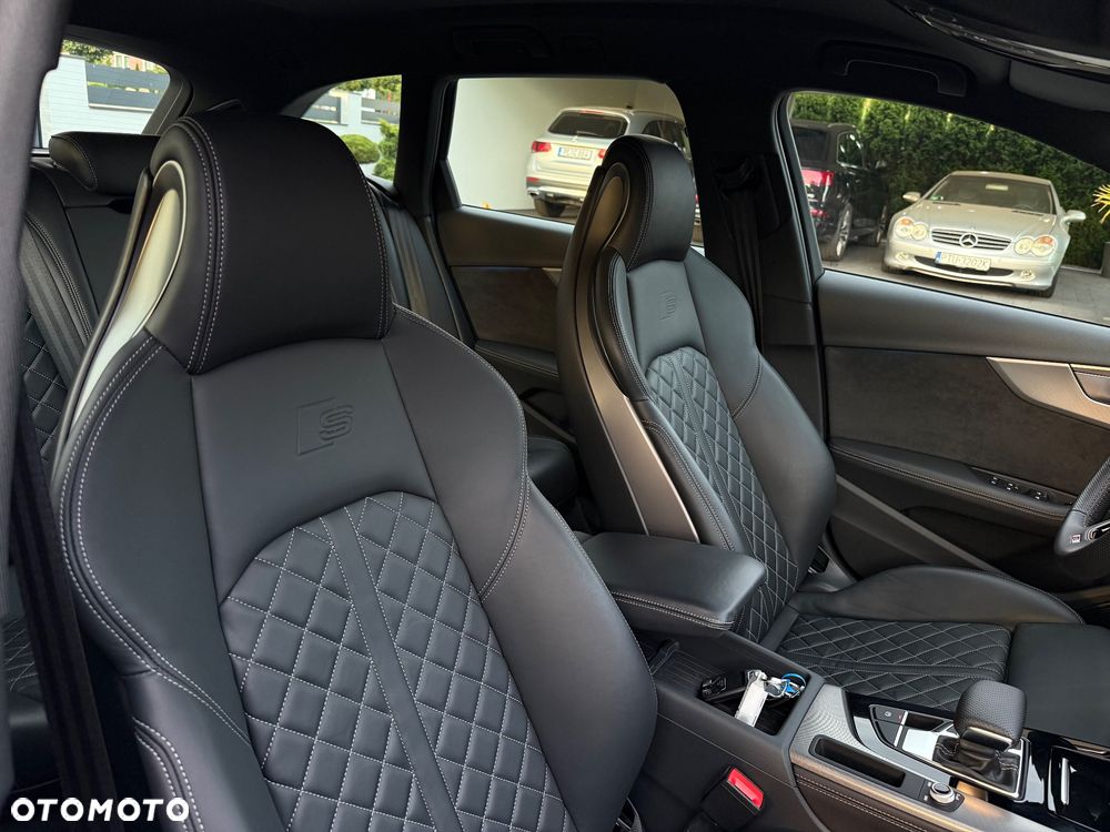 Audi A4 Avant 45 TDI quattro tiptronic S line - 37