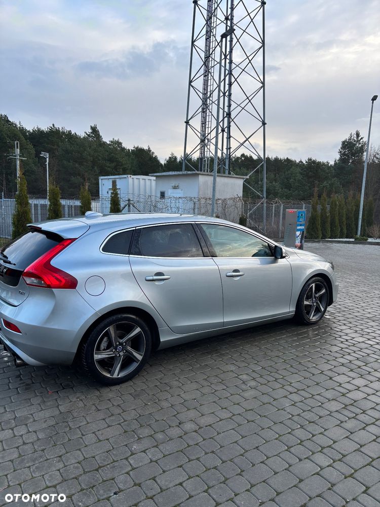 Volvo V40 D2 R Design - 8