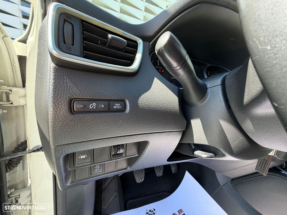 Nissan Qashqai 1.5 dCi N-Connecta - 12