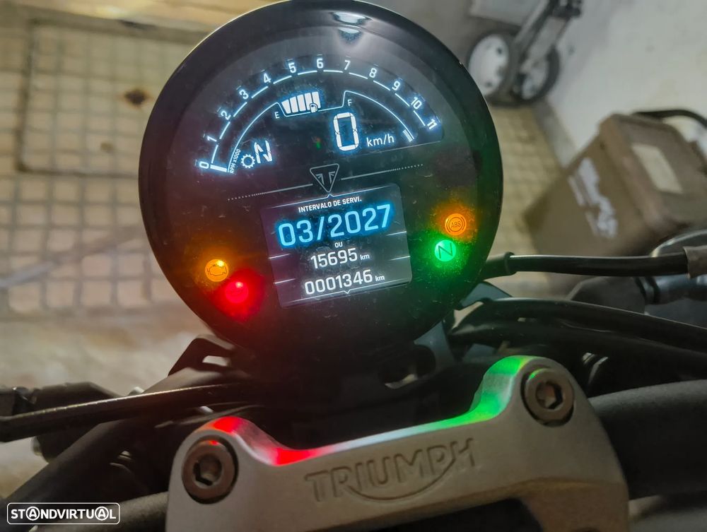 Triumph Trident - 12