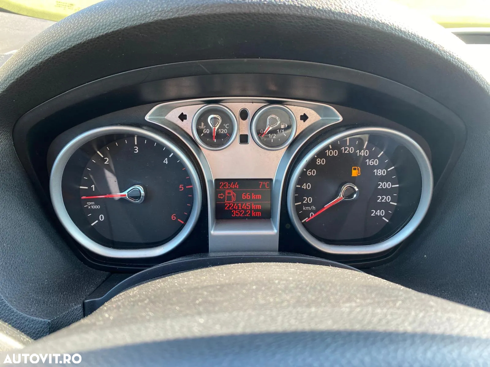 Ford Kuga 2.0 TDCi 2x4 Titanium - 9