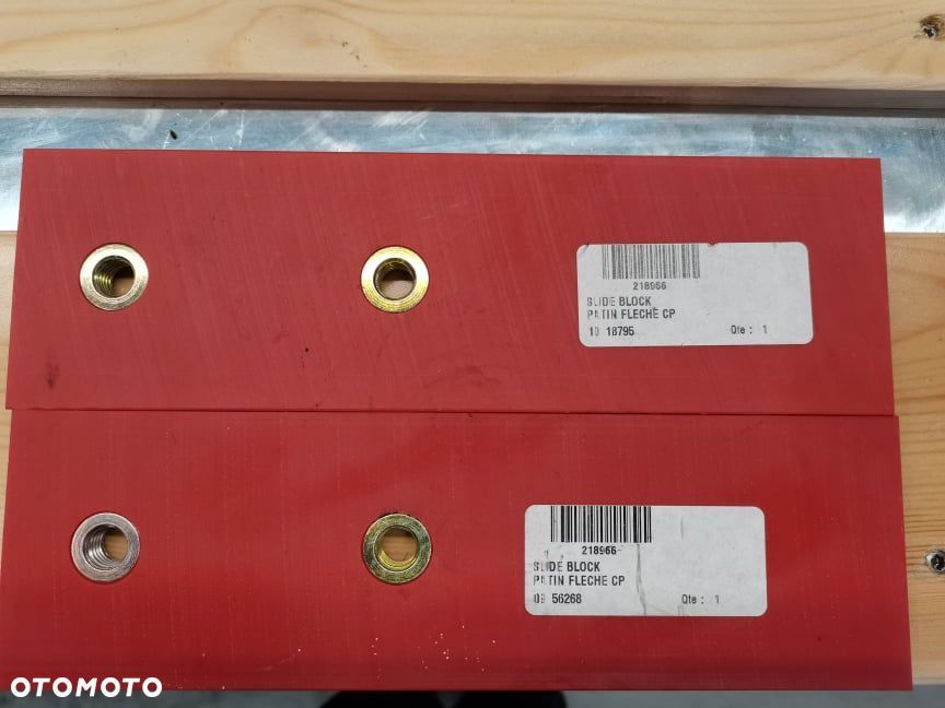 Ślizgi teleskopu Manitou MLT .... {Komplet} - 11