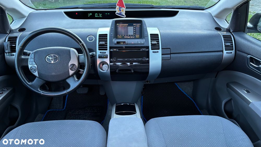 Toyota Prius 1.5 VVT-i Prestige - 11