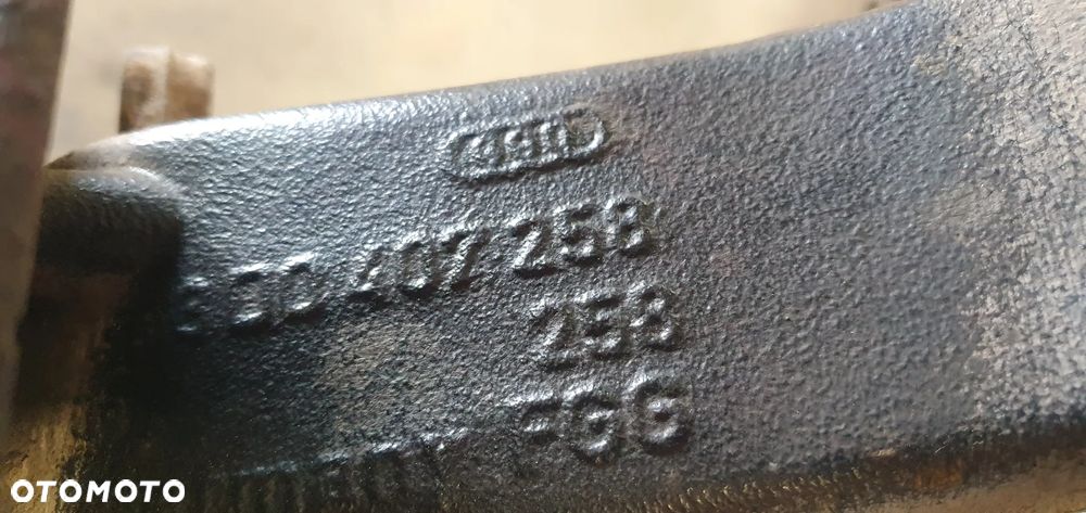 Zwrotnica piasta prawy przód przednia prawa VW Phaeton 3.2 R32 3D0407258 - 8