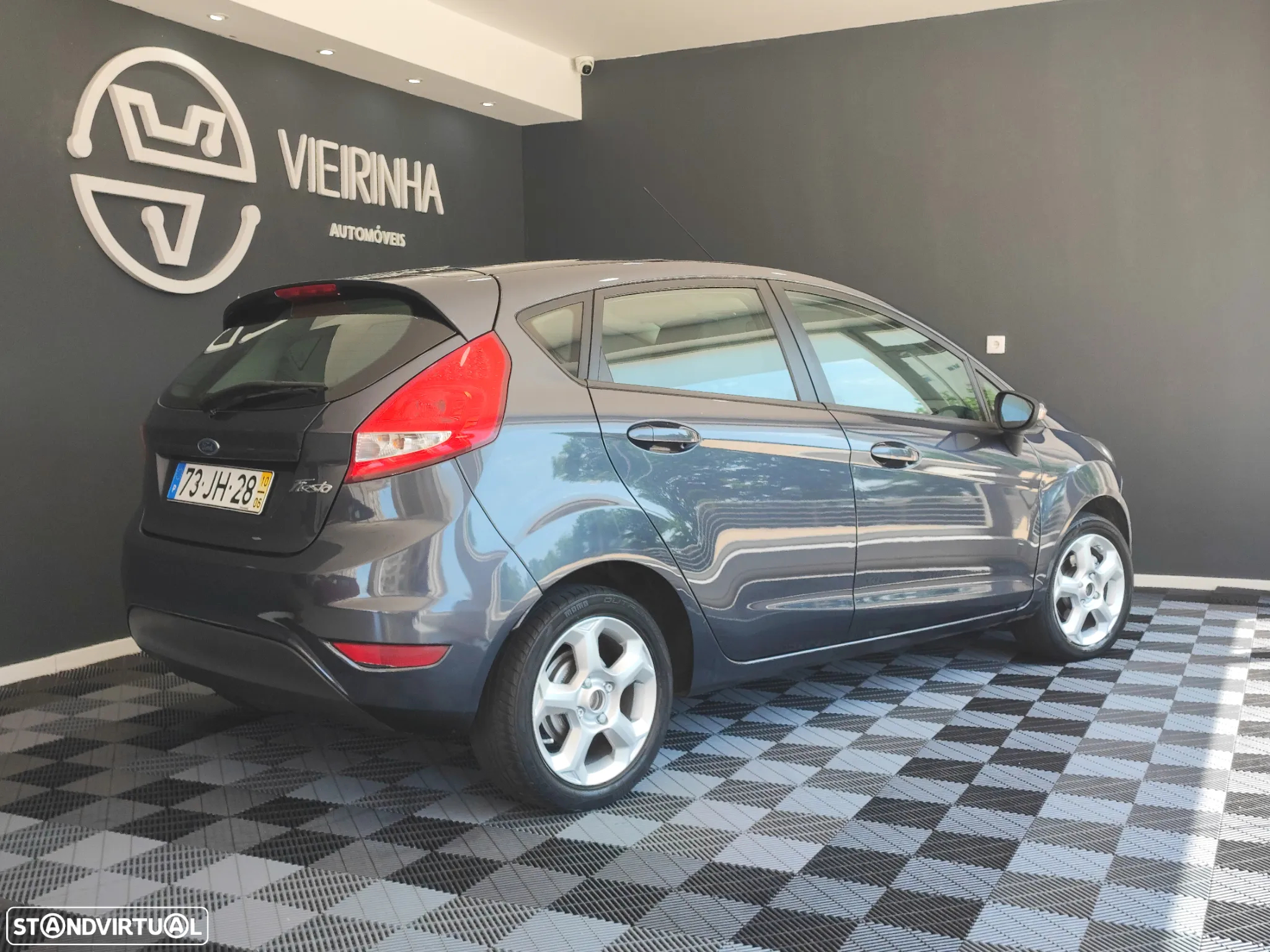 Ford Fiesta 1.25 Techno - 11