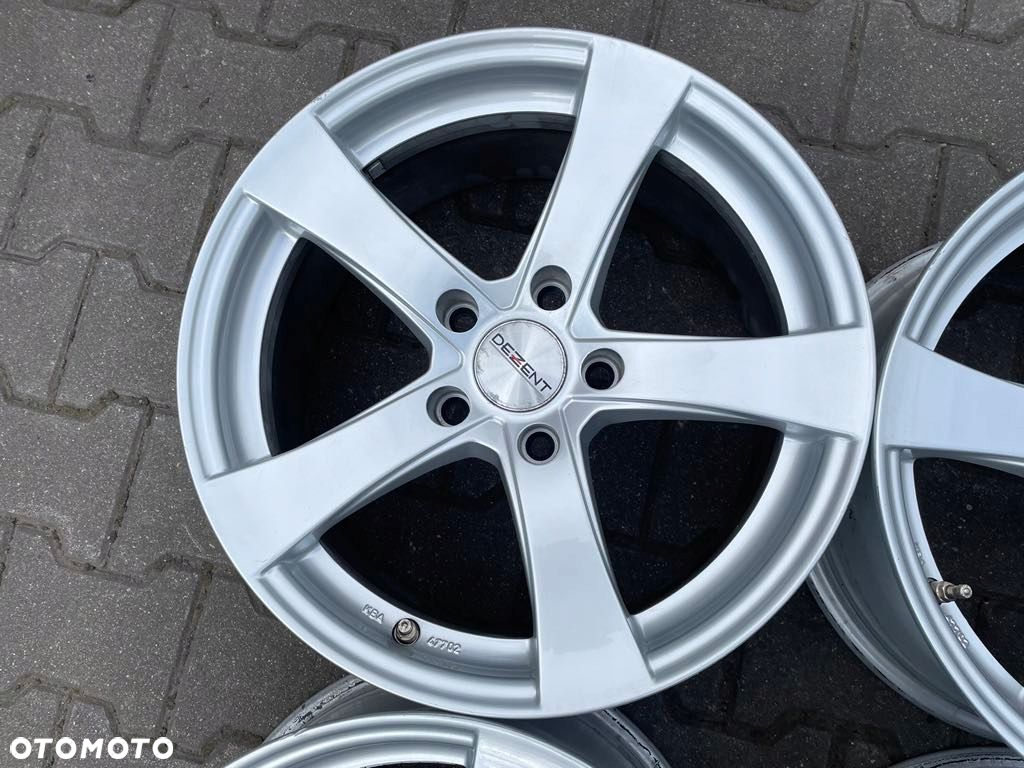 Felgi aluminiowe Dezent RE 8.0" x 17" 5x120 ET 30 - BMW - 6