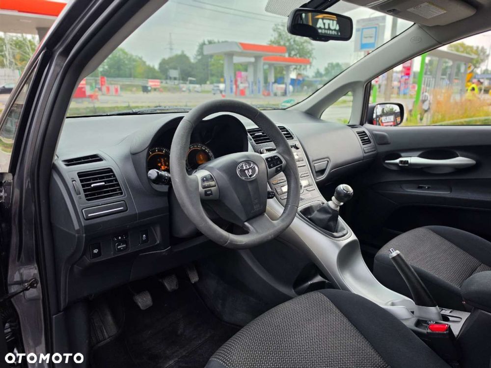 Toyota Auris - 17