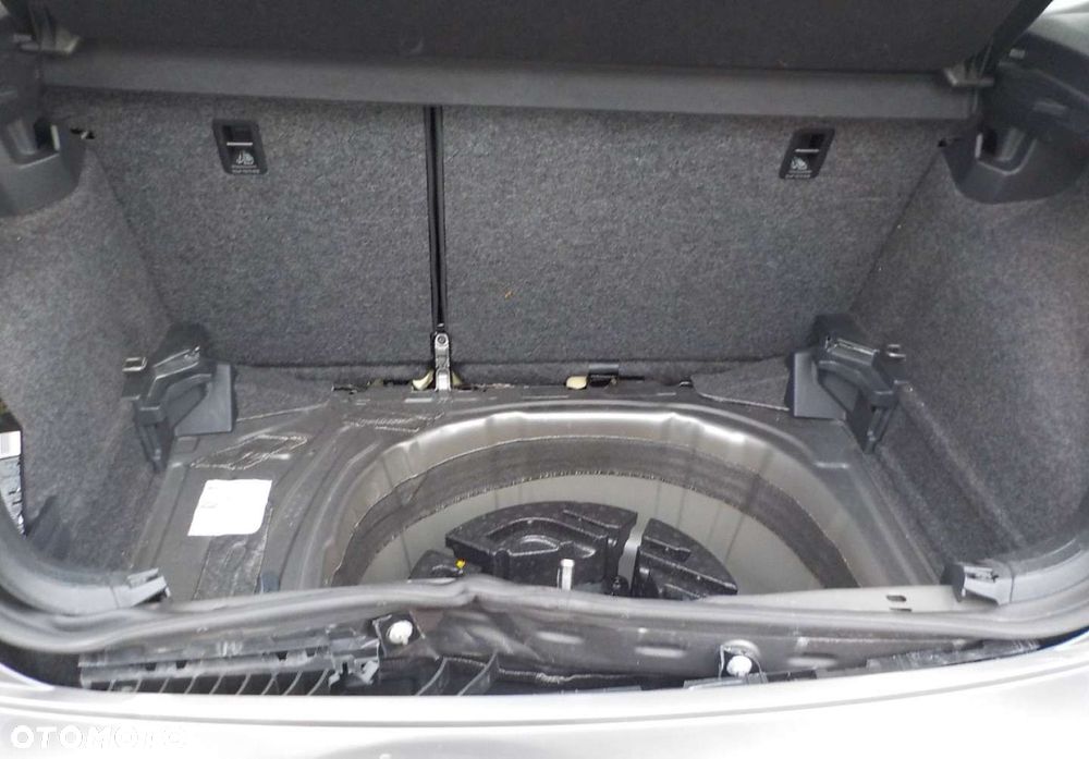 Volkswagen Polo - 11
