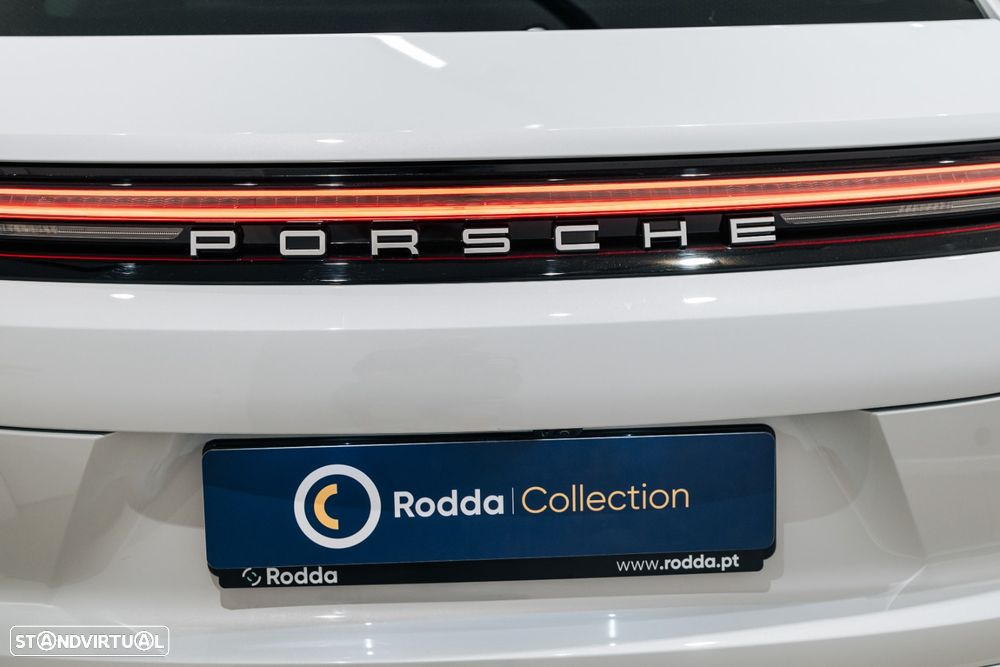 Porsche Panamera 4 E-Hybrid - 24