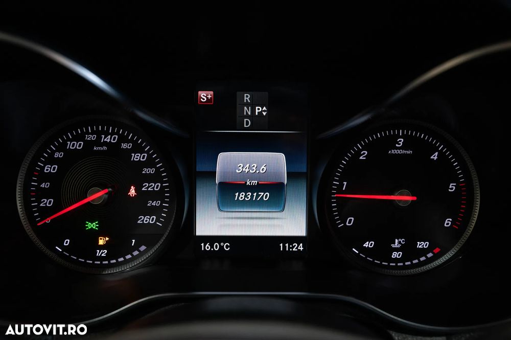 Mercedes-Benz GLC Coupe 220 d 4Matic 9G-TRONIC AMG Line - 25