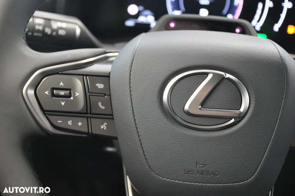 Lexus LBX - 15