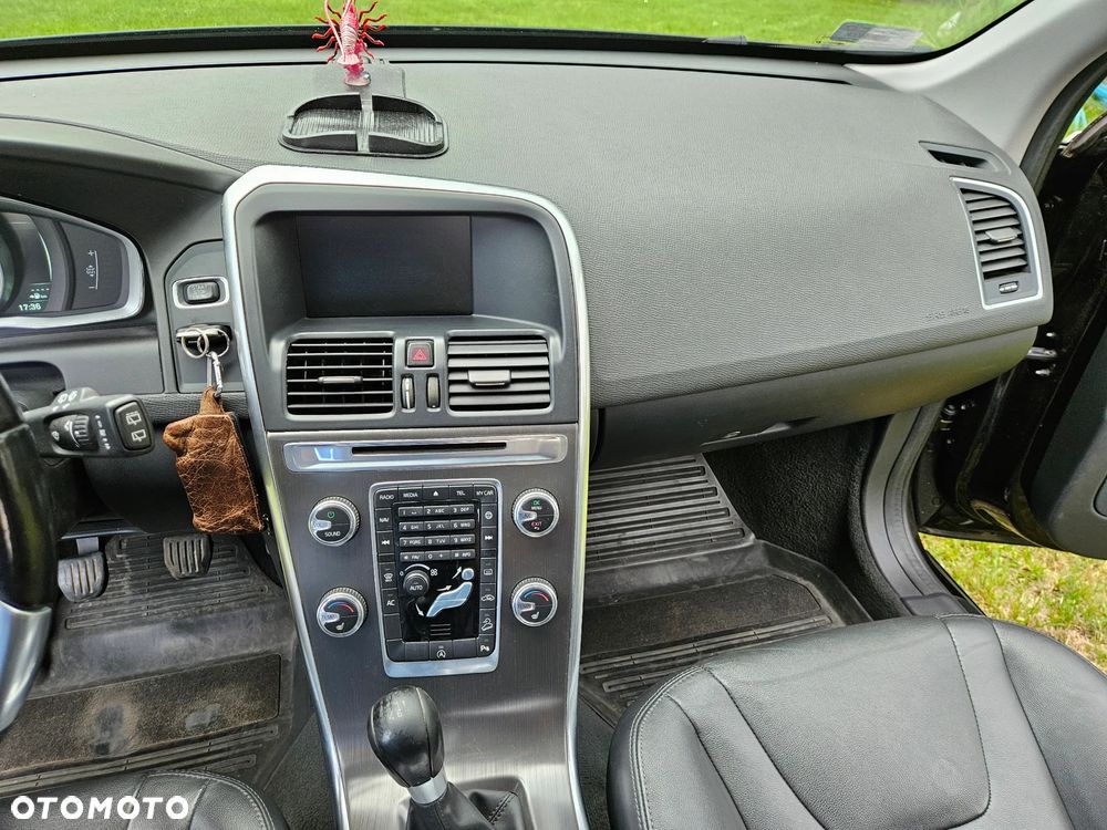 Volvo XC 60 D4 AWD Summum - 25