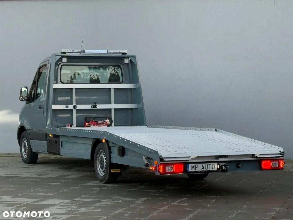 Mercedes-Benz Sprinter - 4