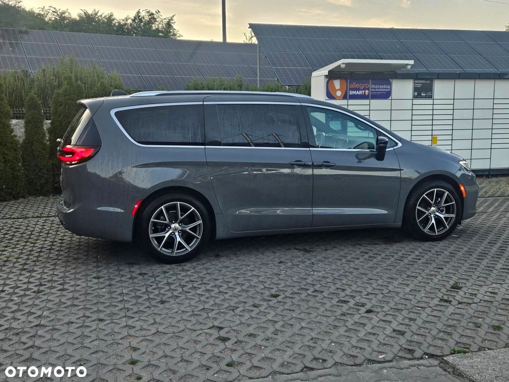 Chrysler Pacifica - 13