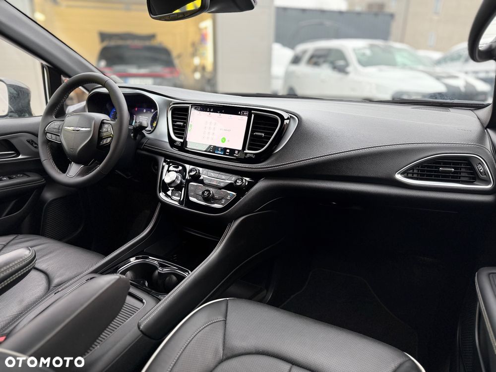 Chrysler Pacifica - 18