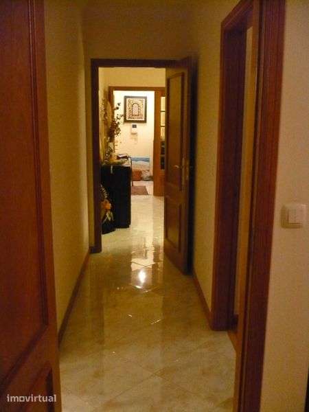 Apartamento T2 com Vista Desafogada – Excelente Localização - Grande imagem: 5/10