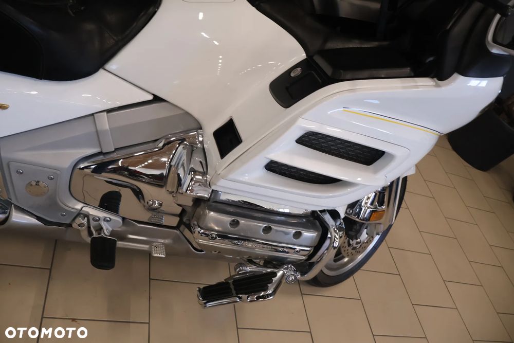 Honda GL - 12
