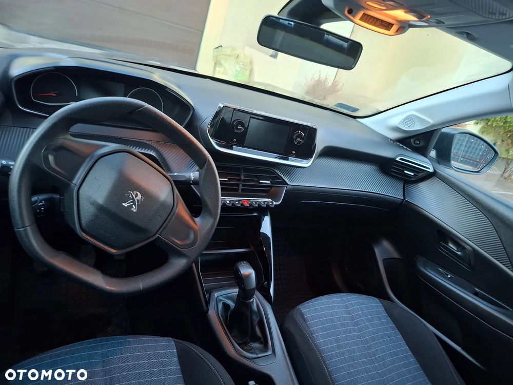 Peugeot 208 - 14