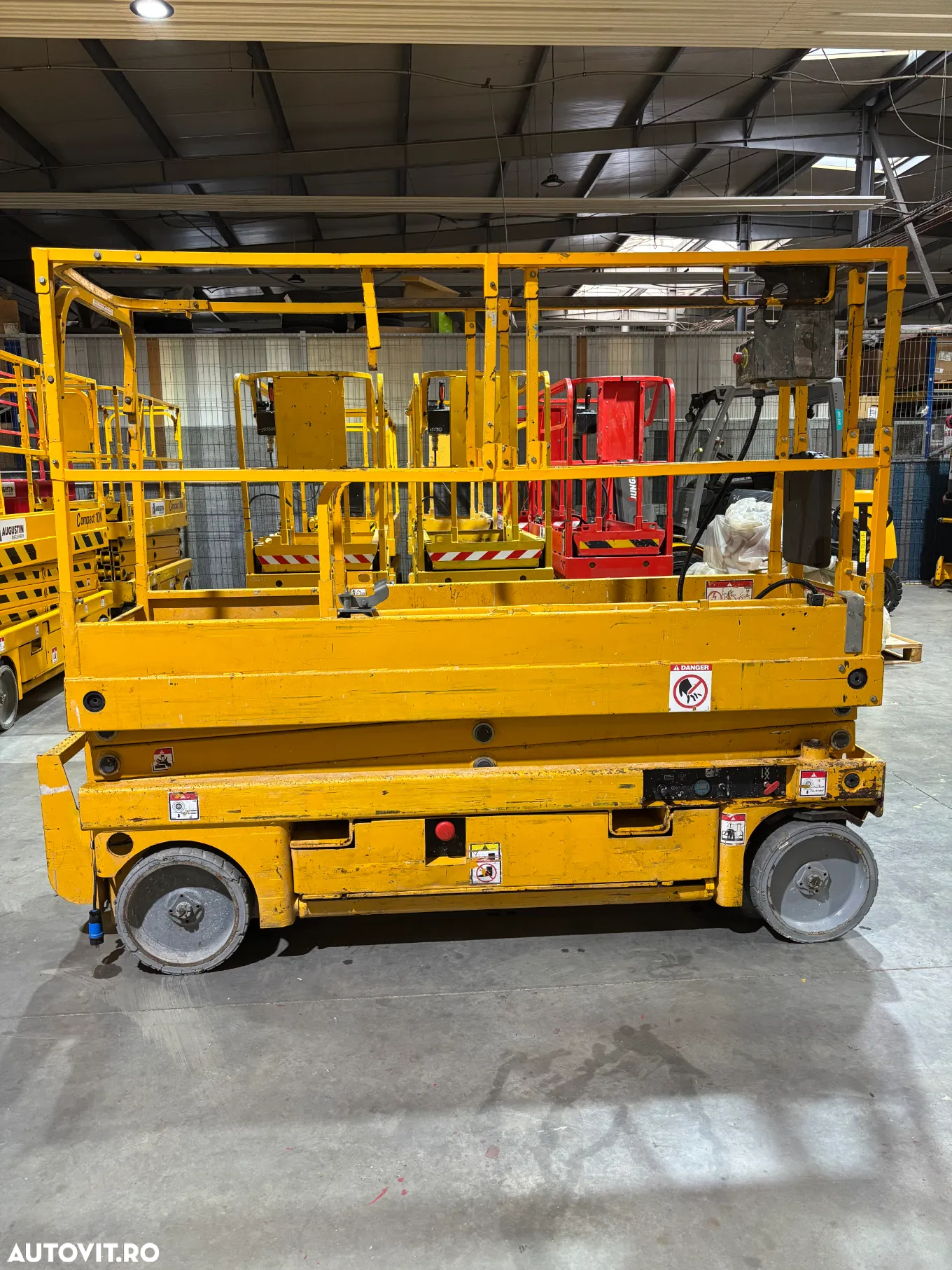 Haulotte Compact8 - 8m baterii noi  (A140) - 2