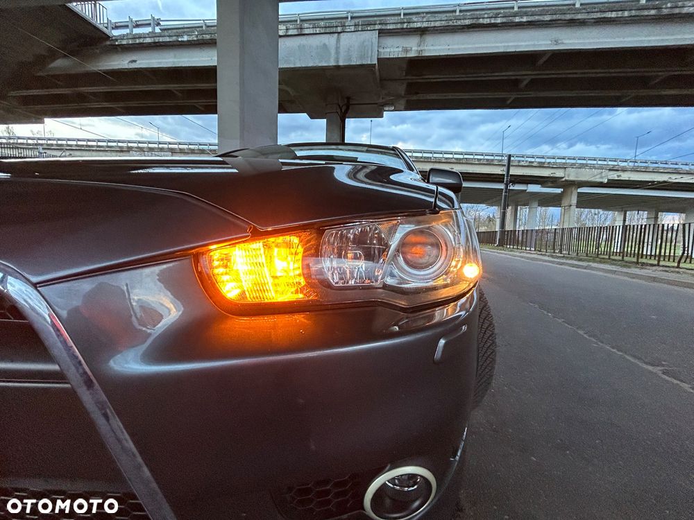 Mitsubishi Lancer 1.6 Inform - 2