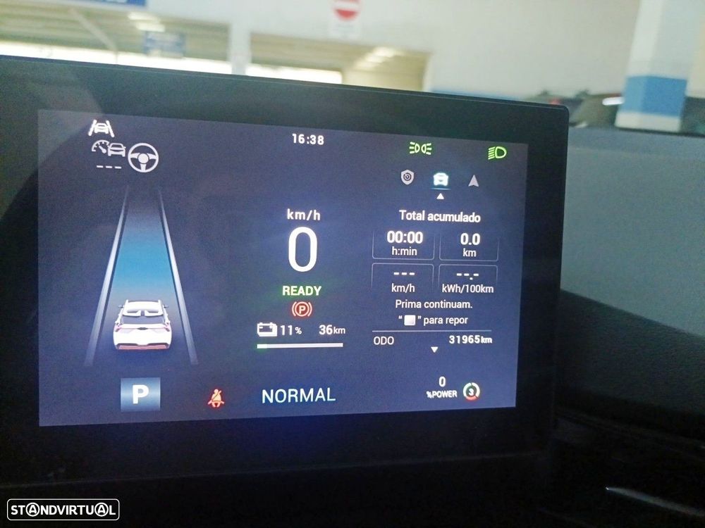 MG MG4 64 kWh Luxury - 18