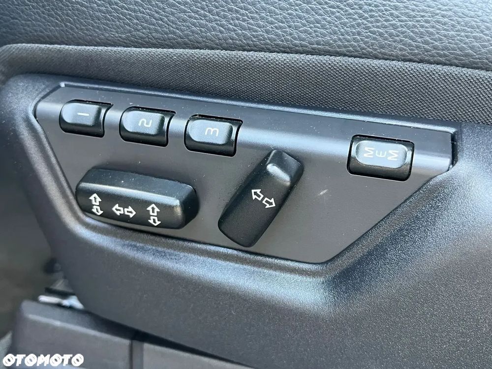 Volvo XC 90 D5 AWD Geartonic Summum - 28