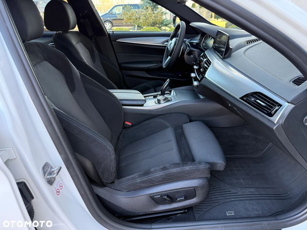 BMW Seria 5 520d xDrive M Sport sport - 9