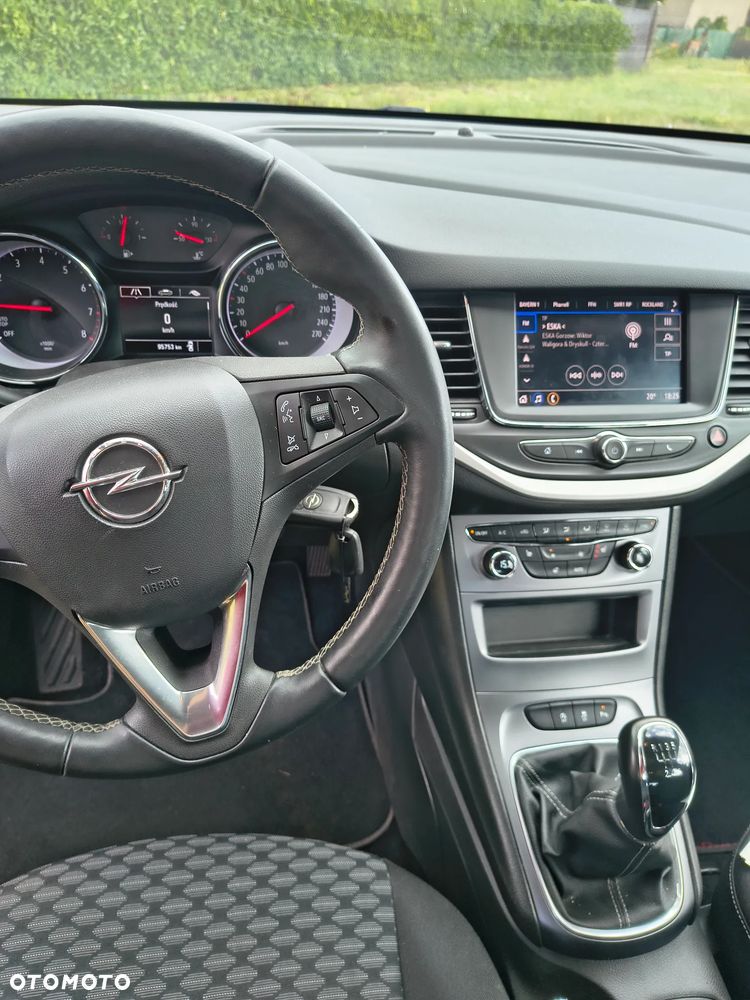 Opel Astra 1.2 Turbo Start/Stop Design&Tech - 9