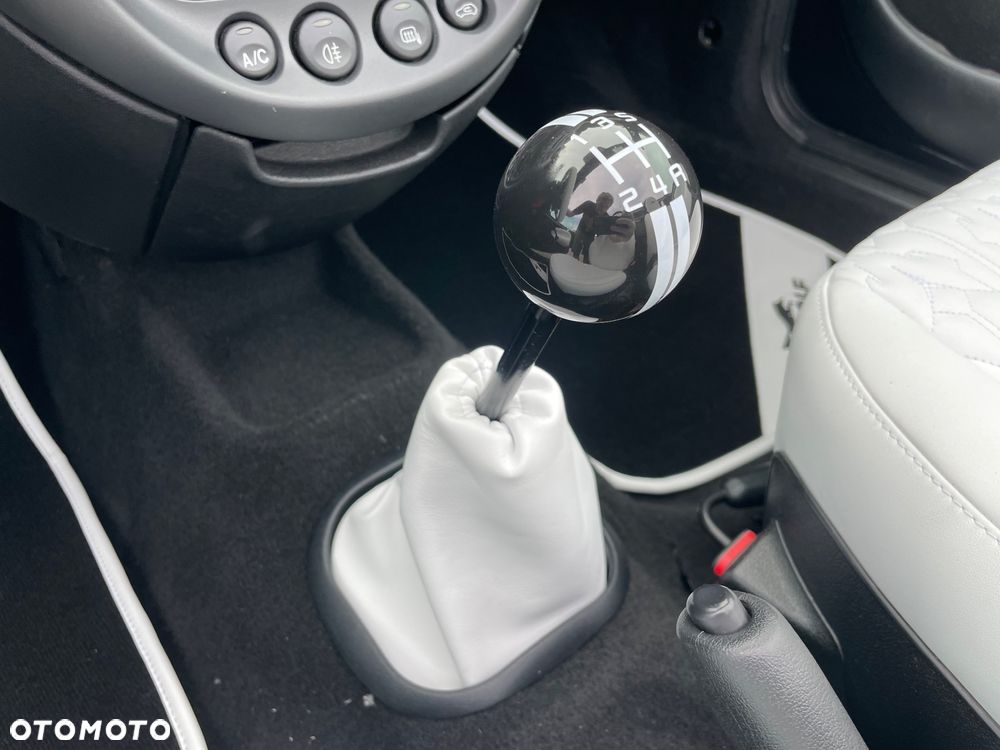 Ford Streetka 1.6 Luxury - 17