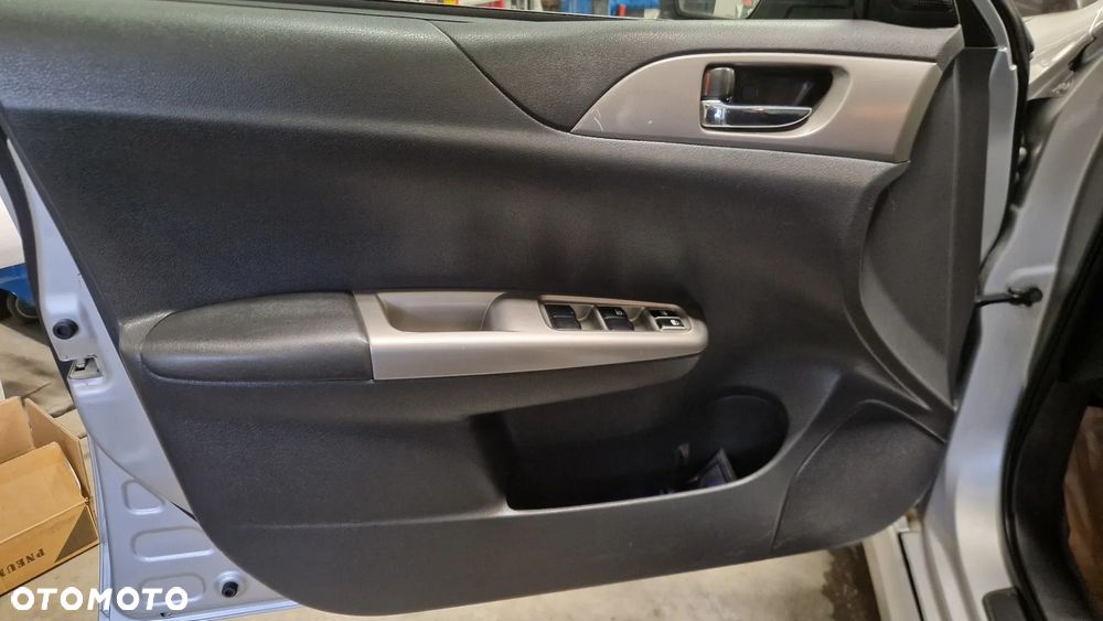 Subaru Impreza 2.0 RS - 22