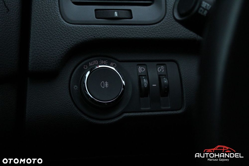 Opel Insignia - 10