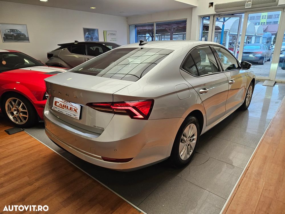 Skoda Octavia 2.0 TDI DSG Ambition - 6