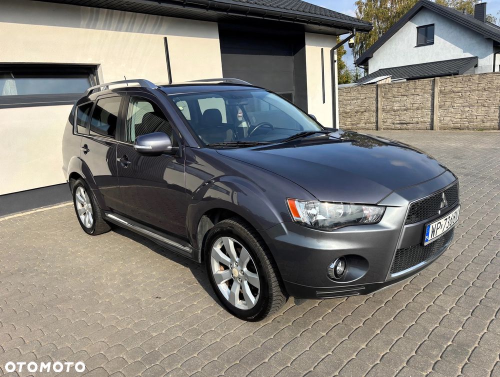 Mitsubishi Outlander - 1