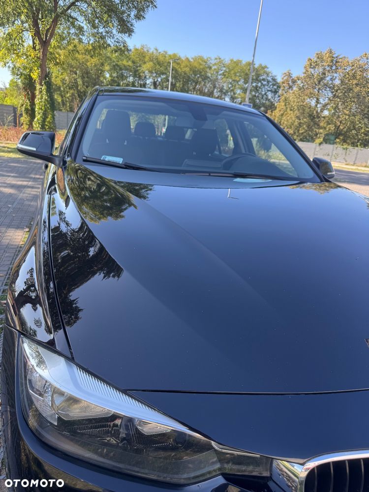 BMW Seria 3 318i - 22