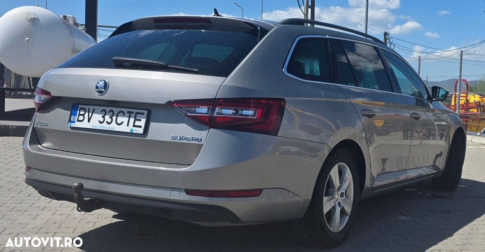 Skoda Superb 1.6 TDI GreenLine - 7