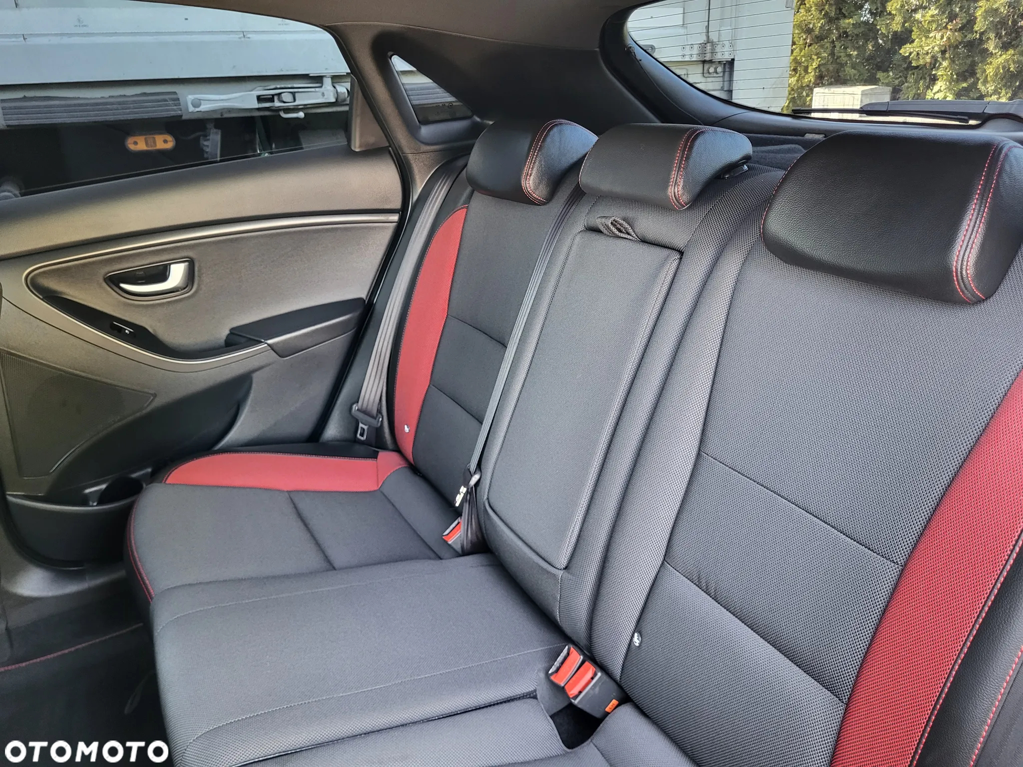 Hyundai i30 1.6 GDI Turbo Luxury - 22