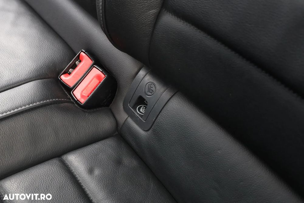 Volkswagen Golf 1.6 TDI DPF BlueMotion Technology Highline - 30