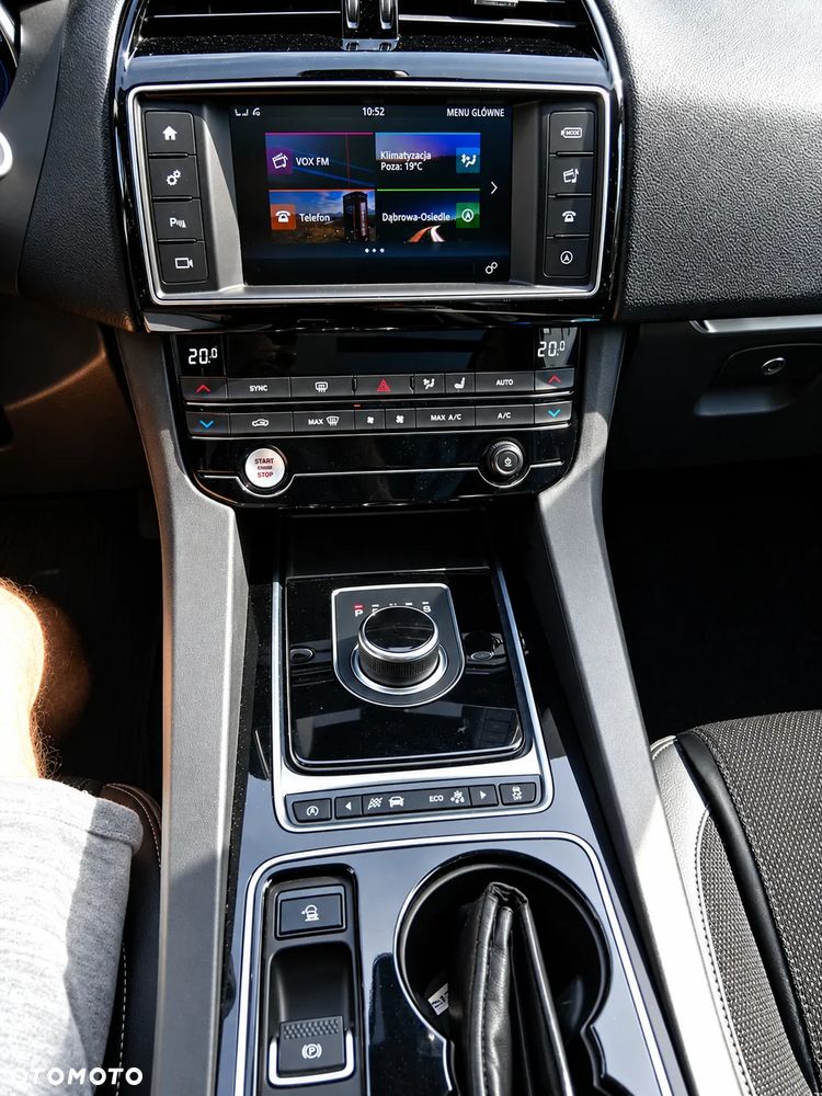 Jaguar F-Pace - 9