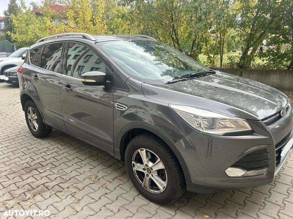 Ford Kuga 2.0 TDCi Powershift 4WD Titanium - 4