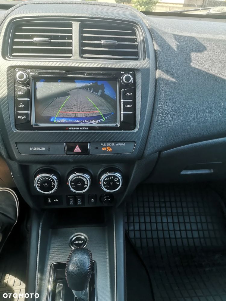 Mitsubishi Outlander - 12
