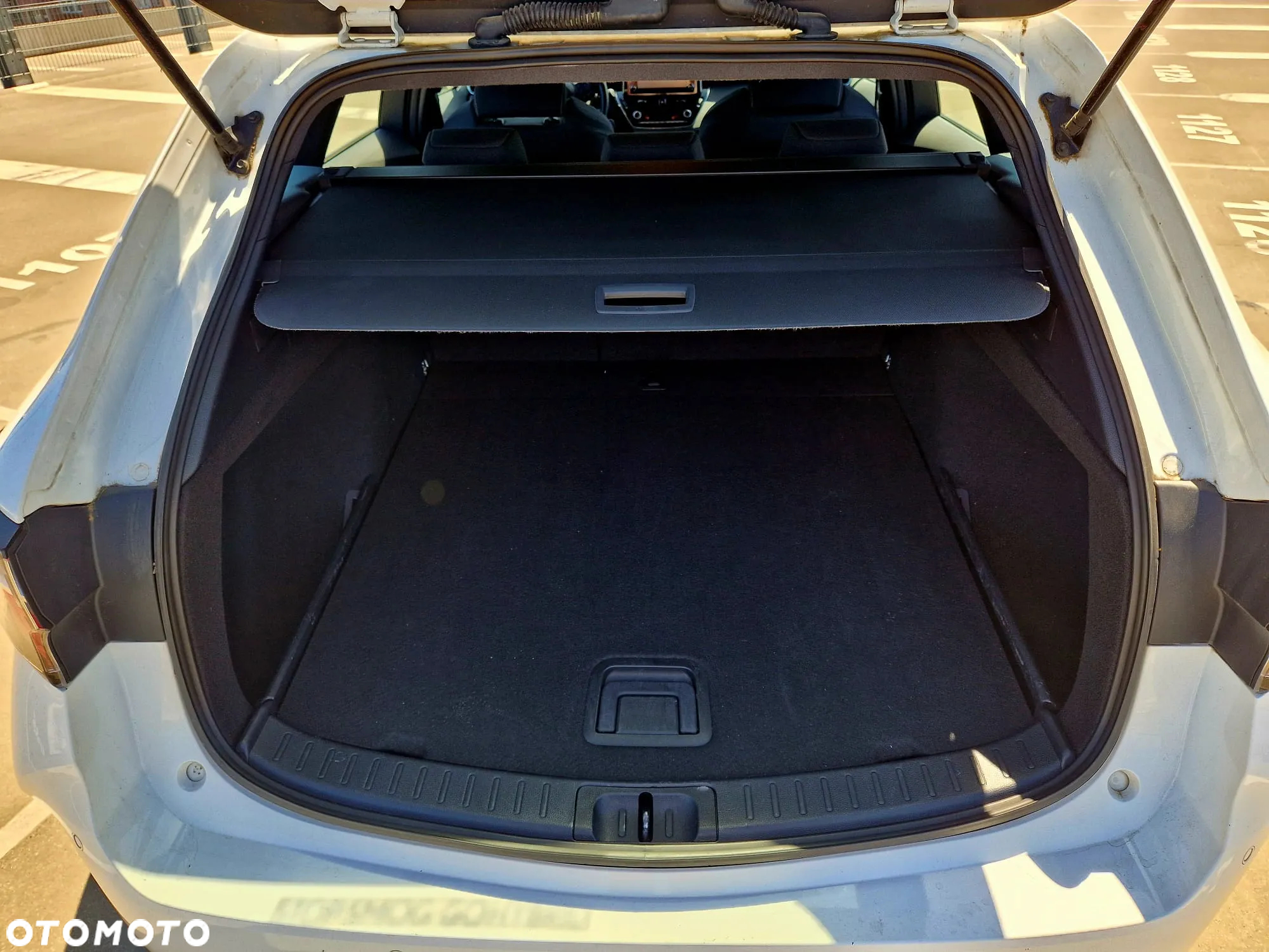 Toyota Corolla 1.8 Hybrid Comfort - 12