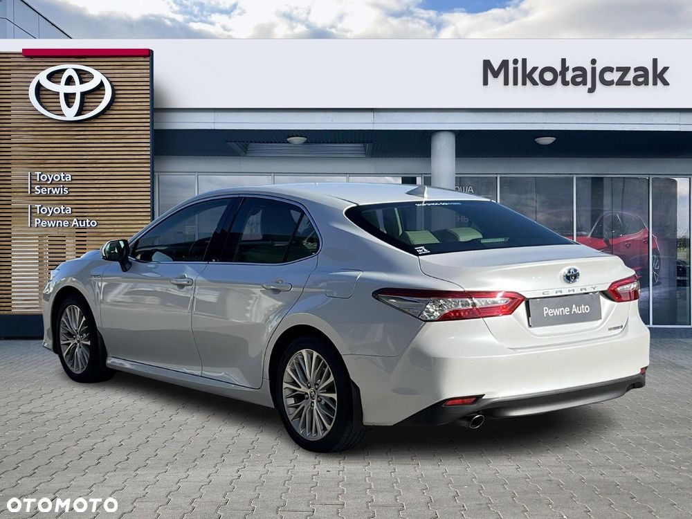 Toyota Camry 2.5 Hybrid Executive CVT - 6