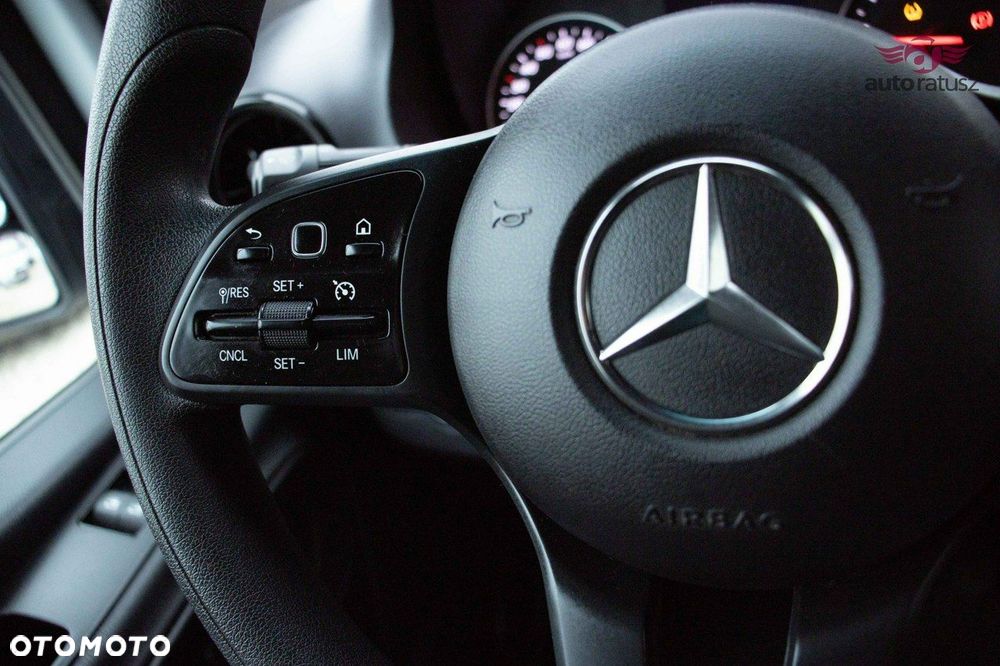 Mercedes-Benz Sprinter - 32