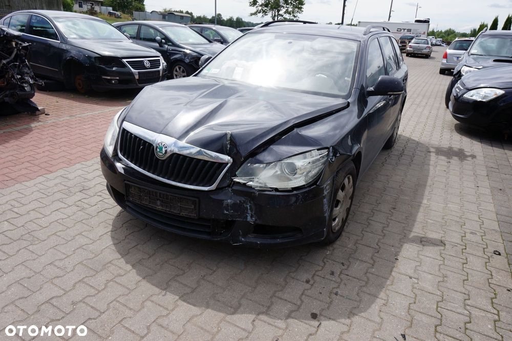 SKODA OCTAVIA II 1Z3 LIFT KOMBI 2012 9910 1.6 TDI CAYC 105KM LHW CZARNY na części - 1