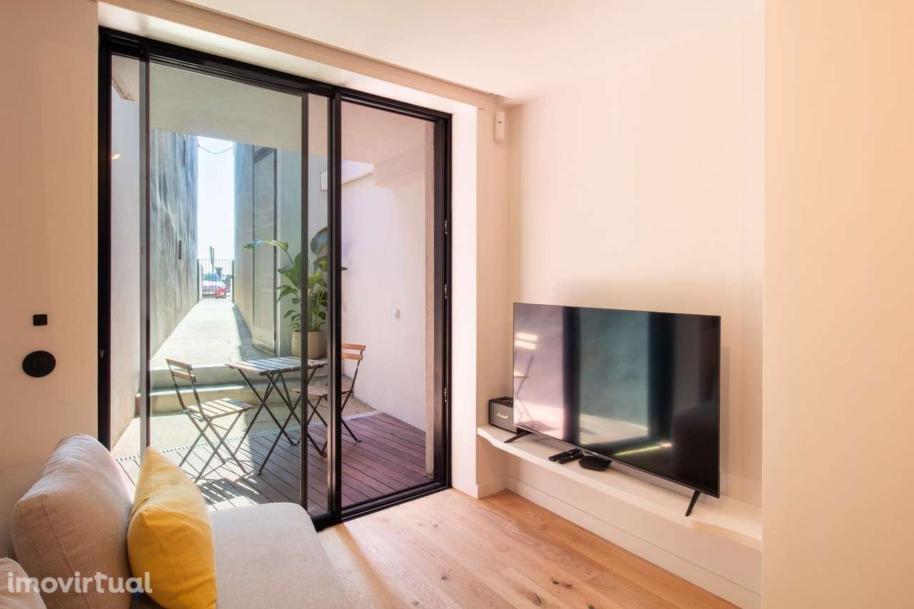 T0+2 de Luxo mobilado e totalmente equipado c/ pátio na Foz do Douro - Grande imagem: 3/25