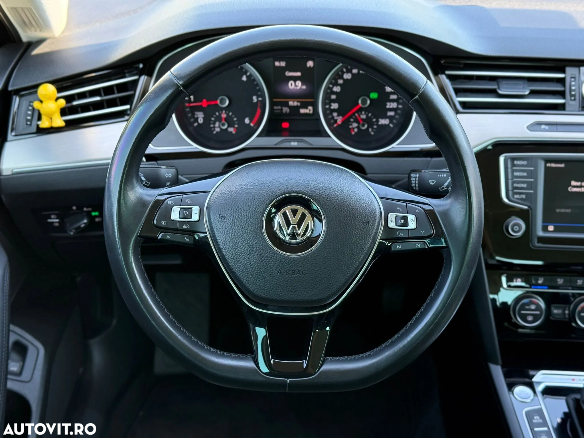 Volkswagen Passat Variant 2.0 TDI DSG 4Motion Highline - 23