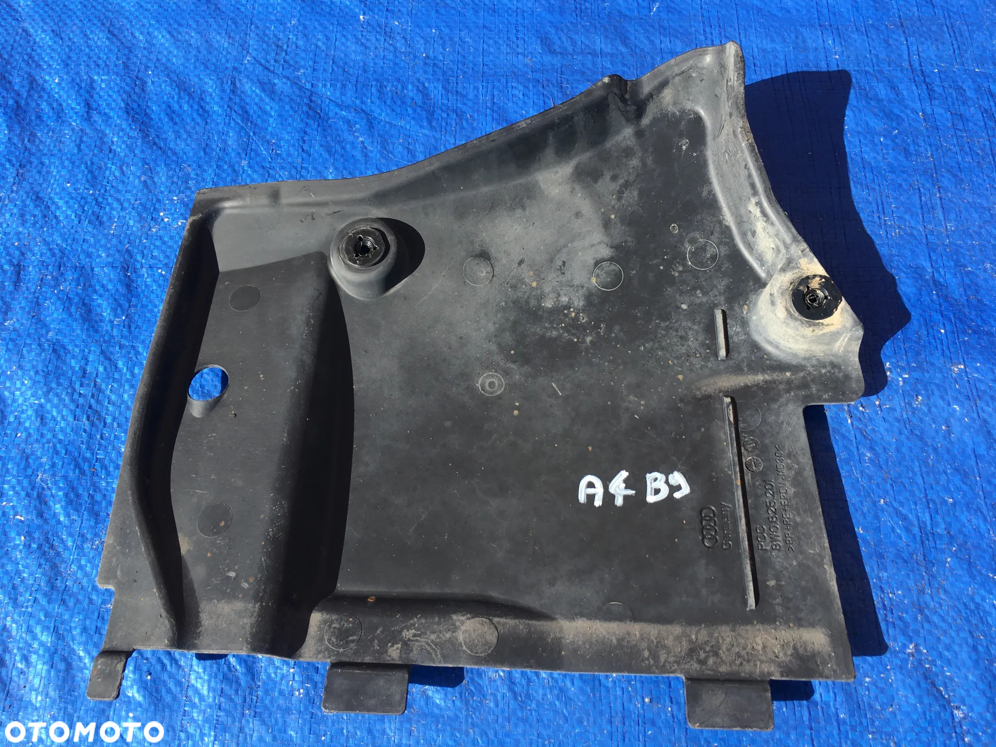 Audi A5 8W A4 B9 Osłona Podwozia Przód Prawa Lewa Nadkole 8W0825201 8W0825202 - 2